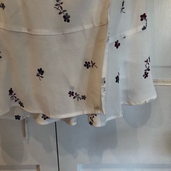 RAILS AIMEE WRAP DRESS WHITE FLORAL PRINT MEDIUM - Picture 7 of 8